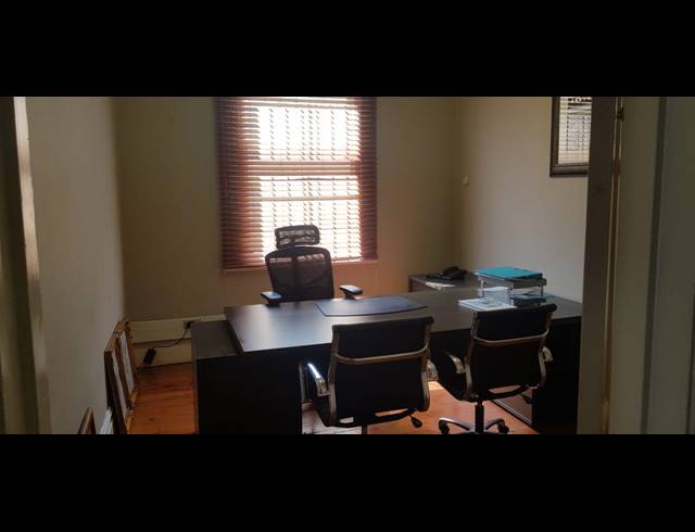 736M² OFFICE FOR SALE IN GLENWOOD